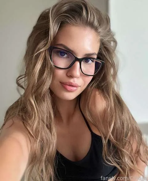 @Chlo_e