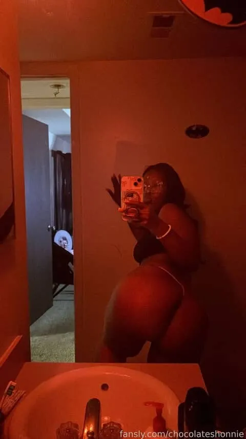 @chocolateshonnie