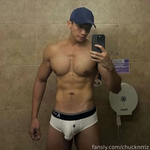 @chucknrriz
