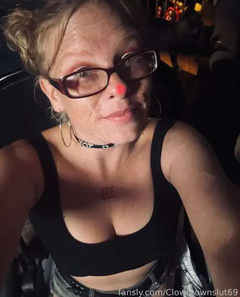 @Clowntownslut69