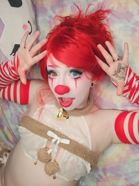 @clussy-clown