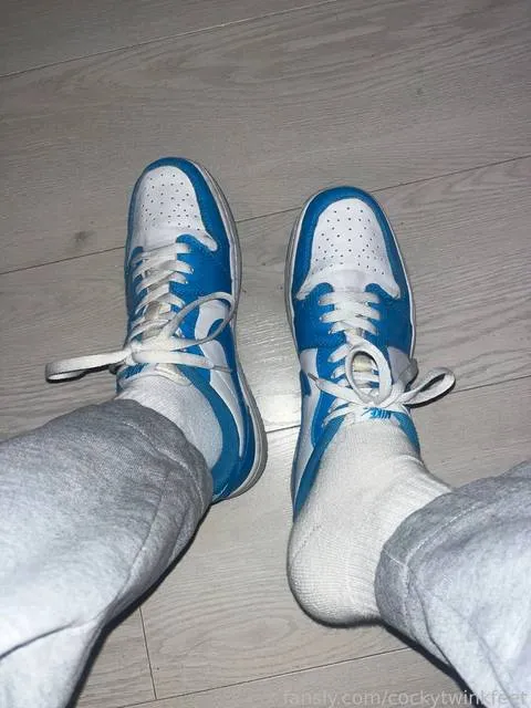@cockytwinkfeet
