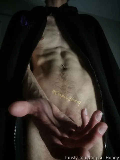 @Corpse_Honey