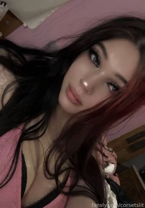 @corsetslit