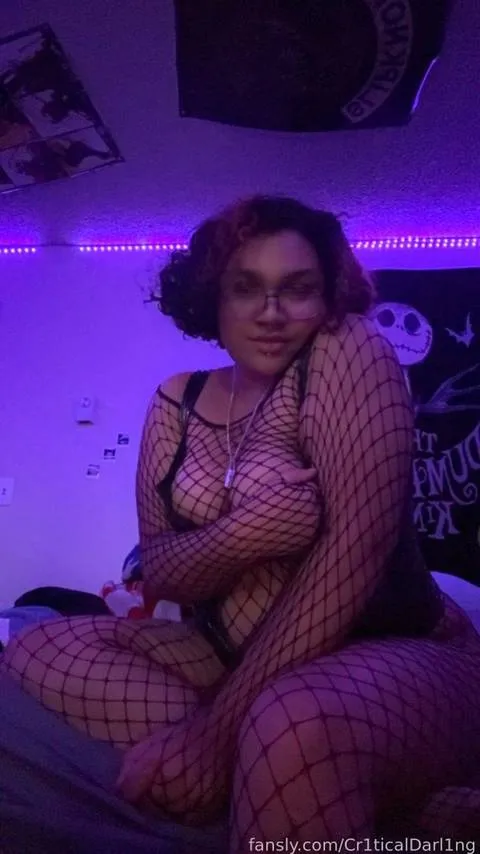 @Cr1ticalDarl1ng