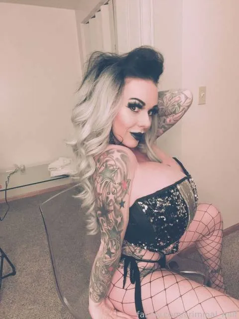 @criminal_milf