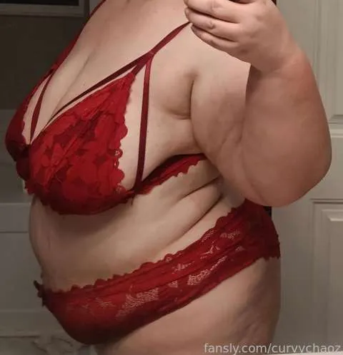 @curvychaoz