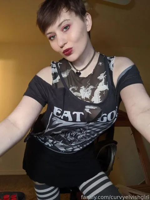@curvyelvishgirl