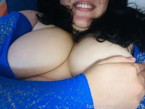@curvyhot19