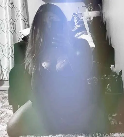 @CurvyMilf4U