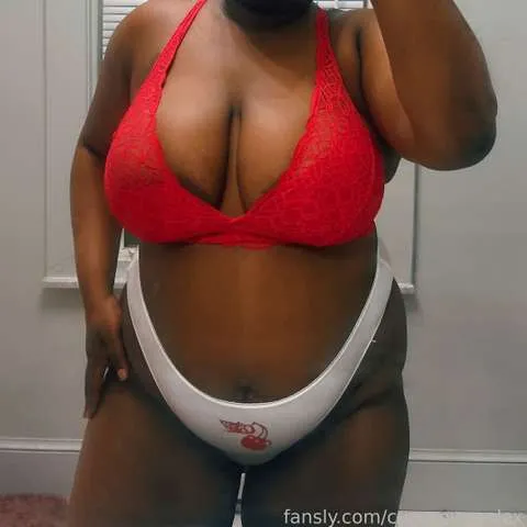 @curvyqueenlex