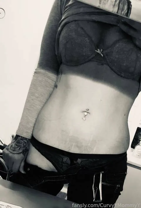 @CurvyYMommyY