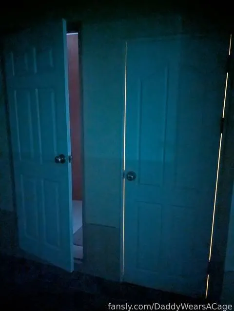 @DaddyWearsACage