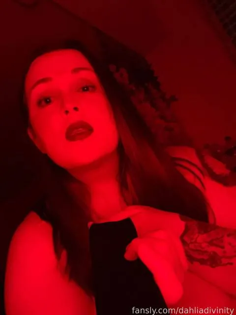 @dahliadivinity