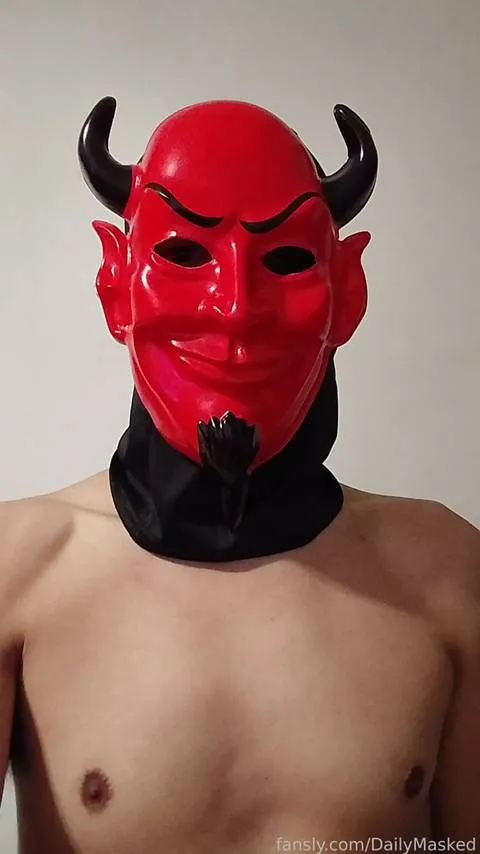 @DailyMasked