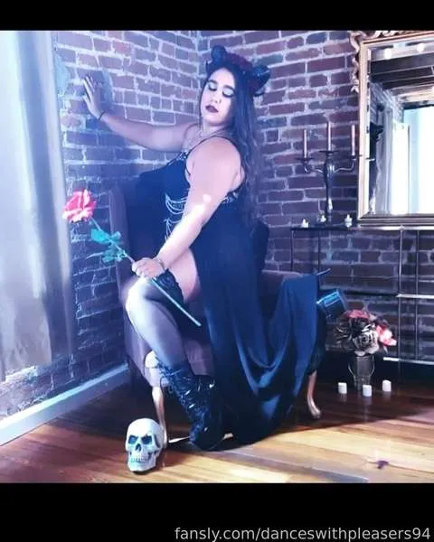 @danceswithpleasers94