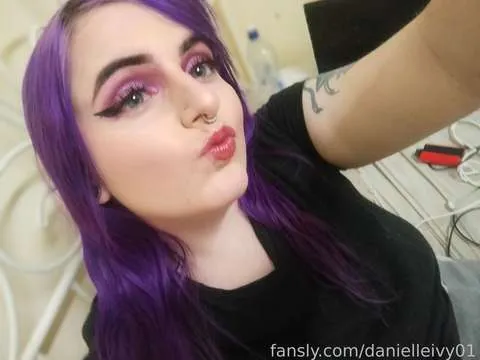 @danielleivy01