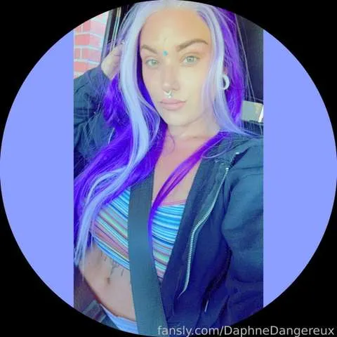 @DaphneDangereux