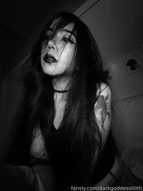 @darkgoddesslilith
