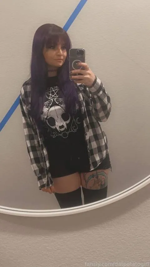 @datpotatogirl