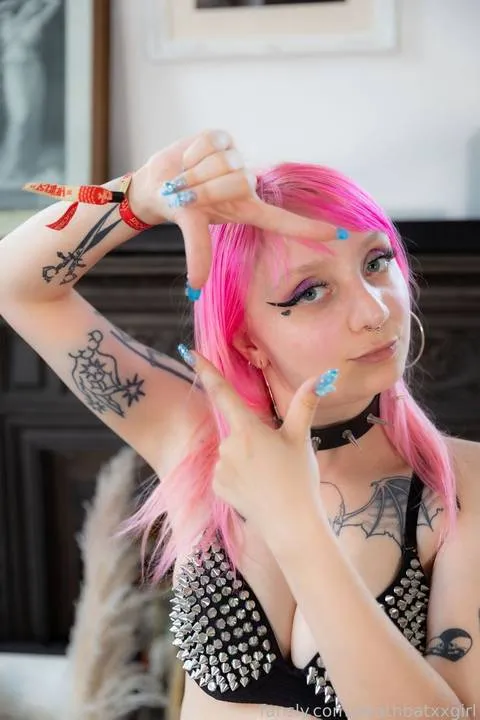@deathbatxxgirl