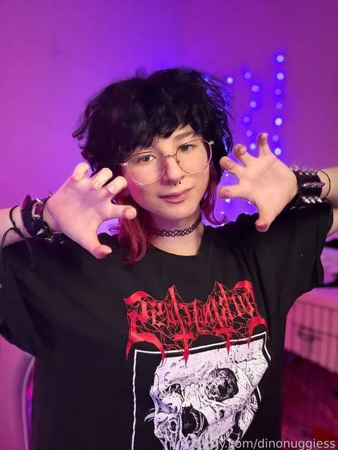 @dinonuggiess