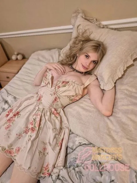 @dollydemure