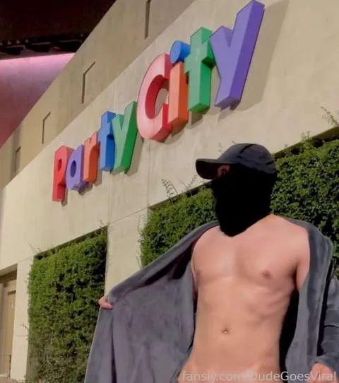 @DudeGoesViral