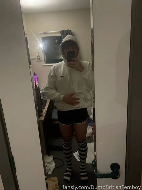 @DumbBritishFemboy