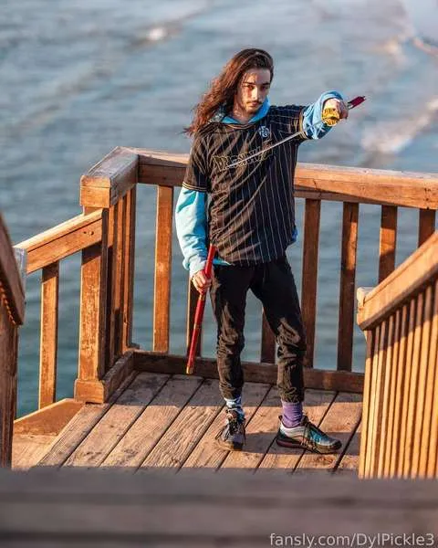 @DylPickle3
