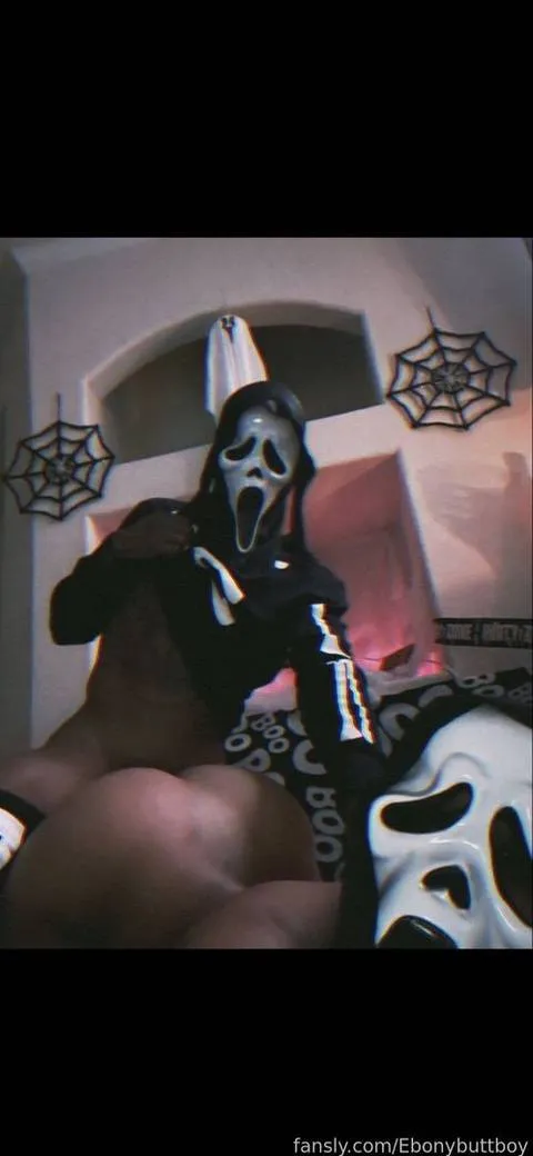 @Ebonybuttboy