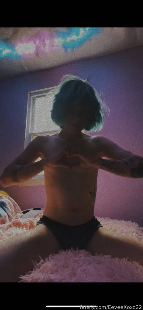 @EeveeXoxo22