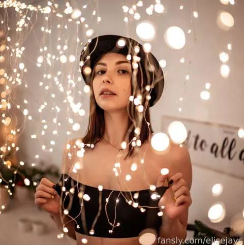 @elisejays