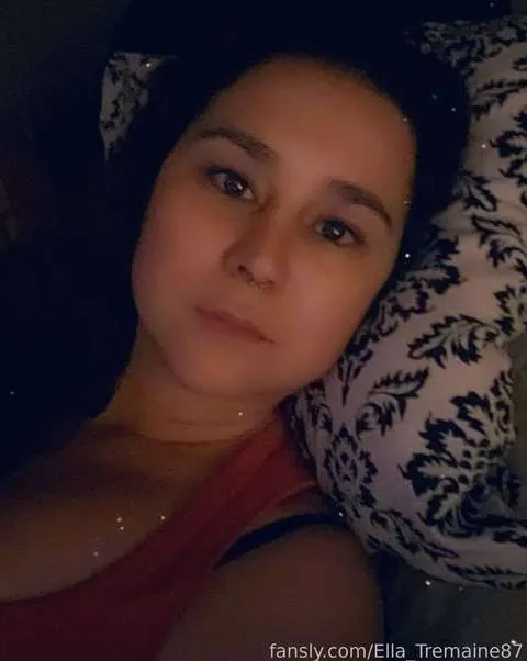 @Ella_Tremaine87