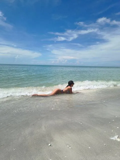 @Elle_Island