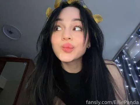 @ElliePanda