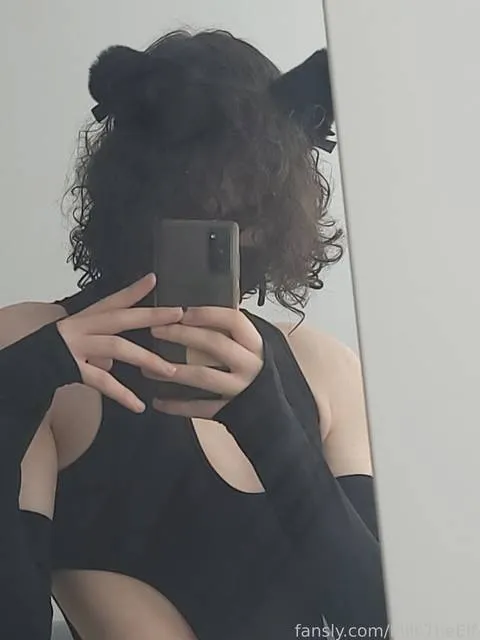 @EllieTheElf