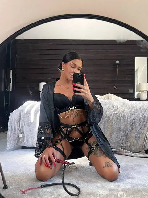 @emeliekarlssons