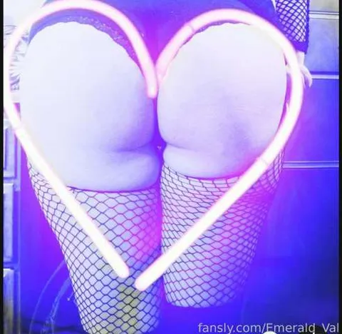 @Emerald_Val
