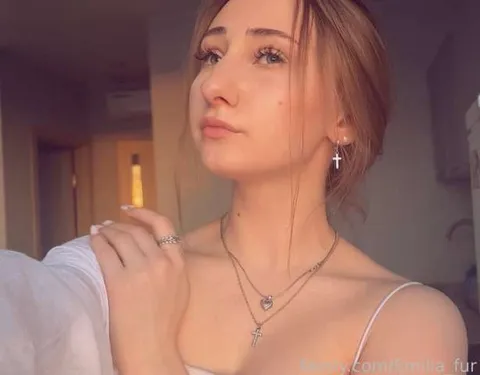 @Emilia_fur