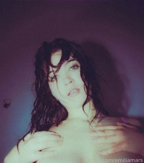 @emiliamars