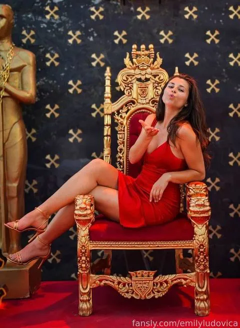 @emilyludovica