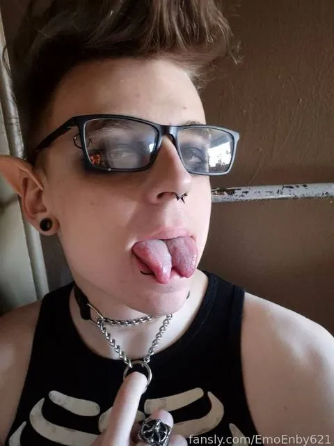 @EmoEnby621