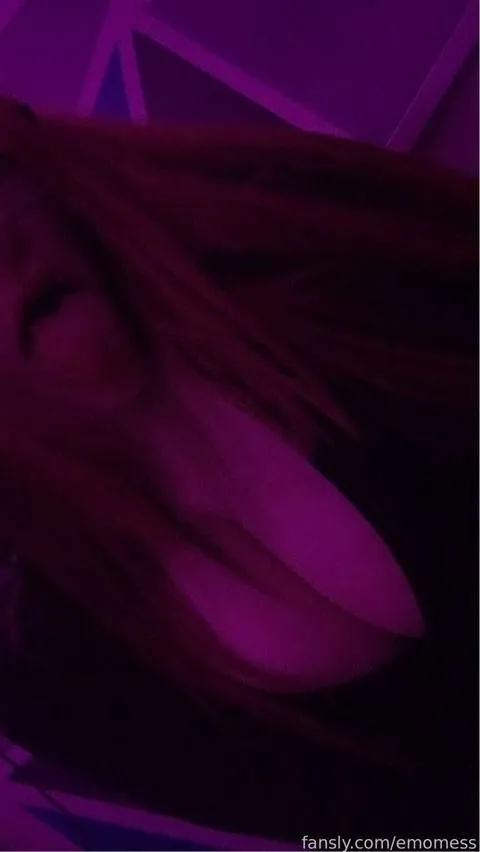 @emomess