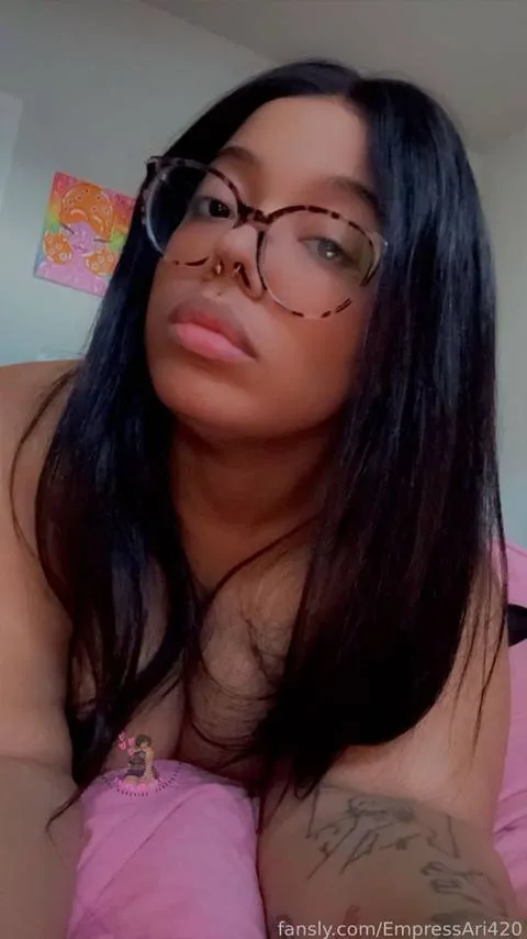@EmpressAri420