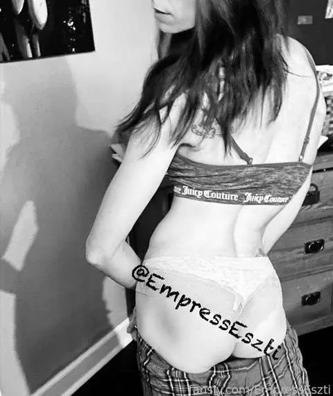 @EmpressEszti