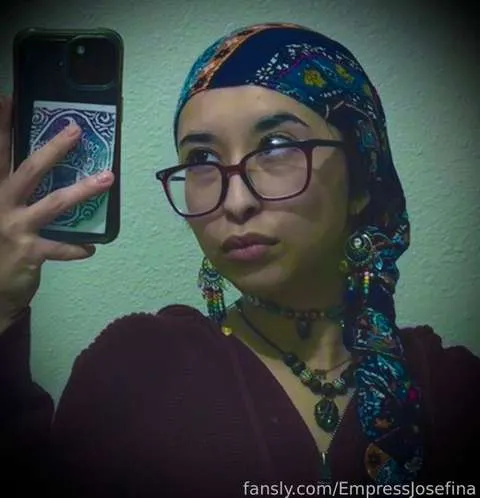 @EmpressJosefina
