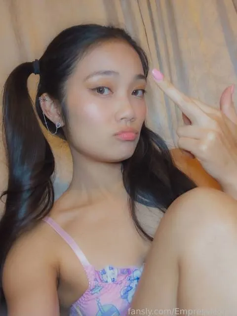 @EmpressMomo