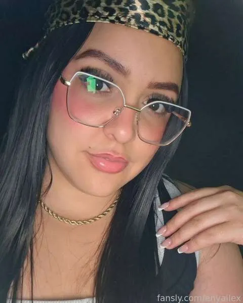 @Enyacurvy