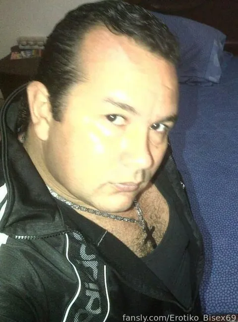 @Erotiko_Bisex69